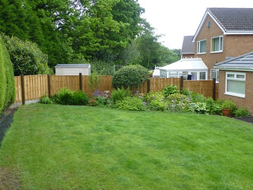 Slotted concrete fence - concrete,